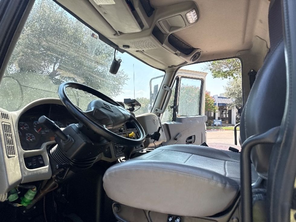 Refrigerated Truck-Light and Medium Duty Trucks-International-2019-4300-Garland-TX-328,970\n\t\tmiles-$ 20,000 - Image 15