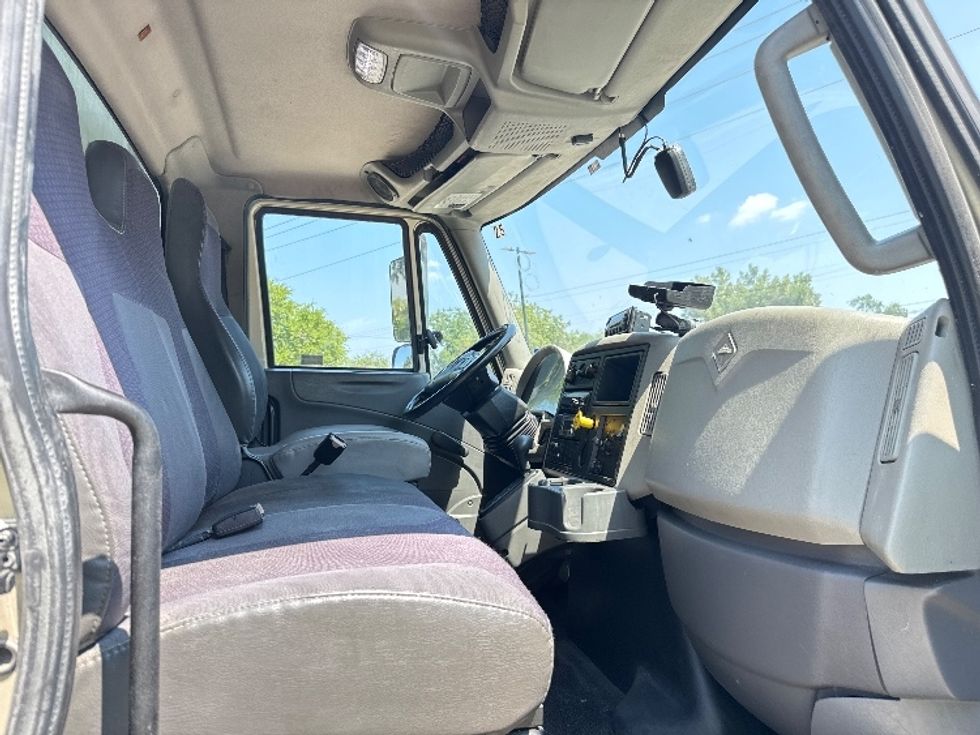 Refrigerated Truck-Light and Medium Duty Trucks-International-2019-4300-Garland-TX-328,970\n\t\tmiles-$ 20,000 - Image 19