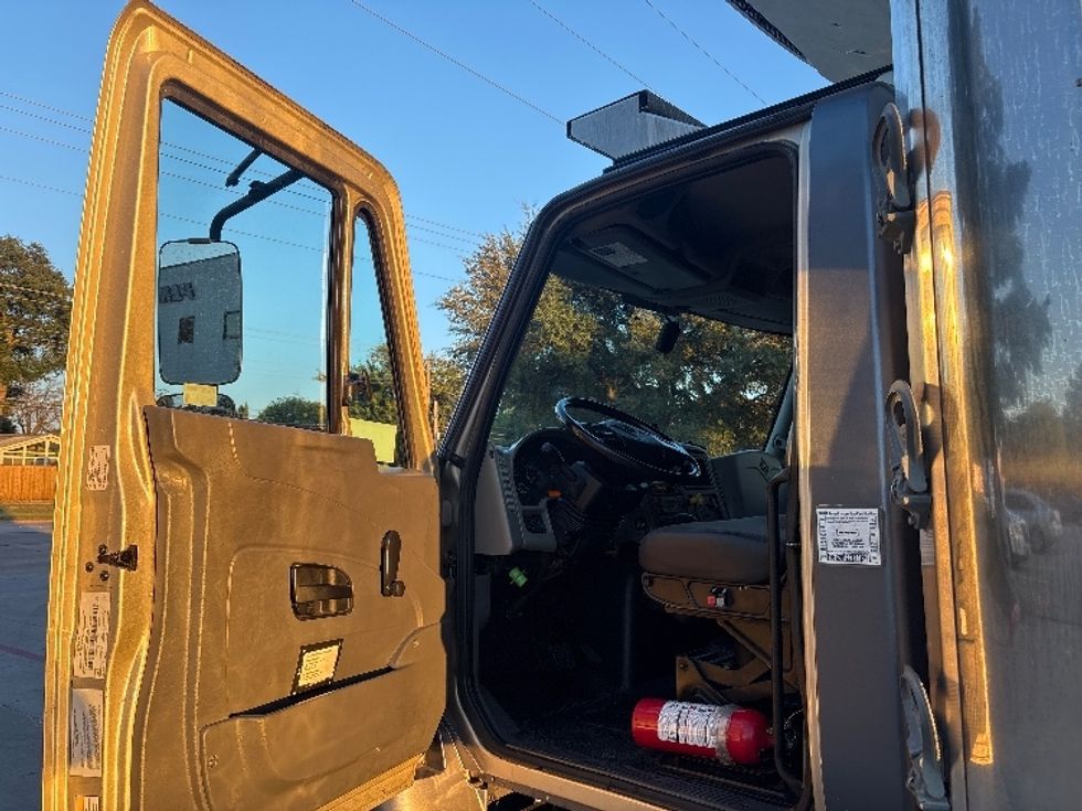 Refrigerated Truck-Light and Medium Duty Trucks-International-2019-4300-Garland-TX-330,830\n\t\tmiles-$ 20,000 - Image 16