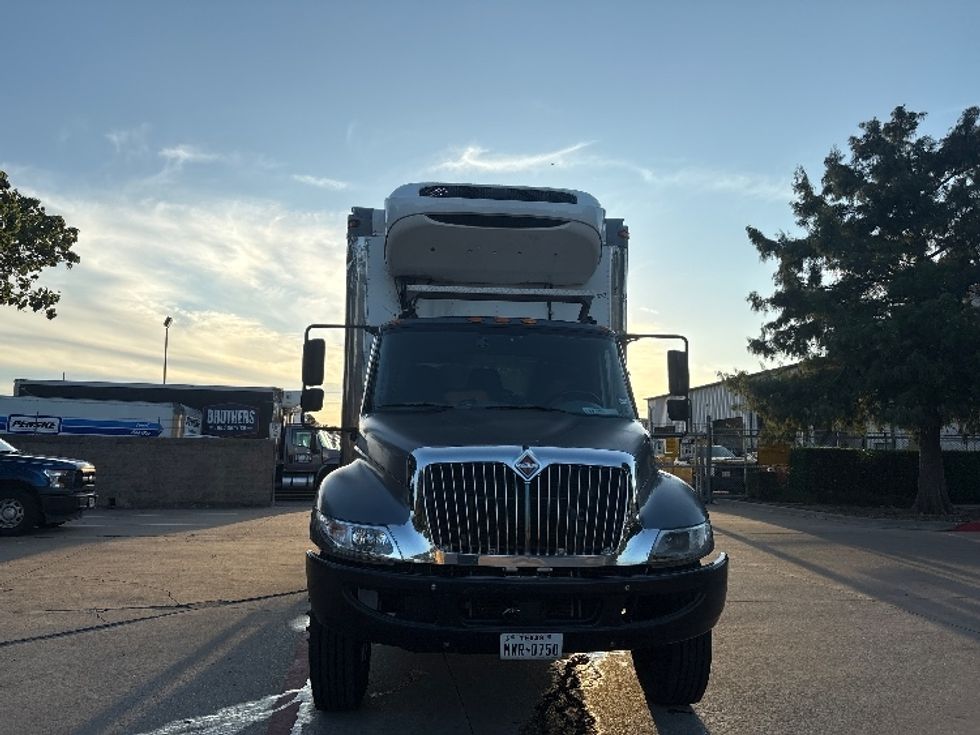 Refrigerated Truck-Light and Medium Duty Trucks-International-2019-4300-Garland-TX-330,830\n\t\tmiles-$ 20,000 - Image 2