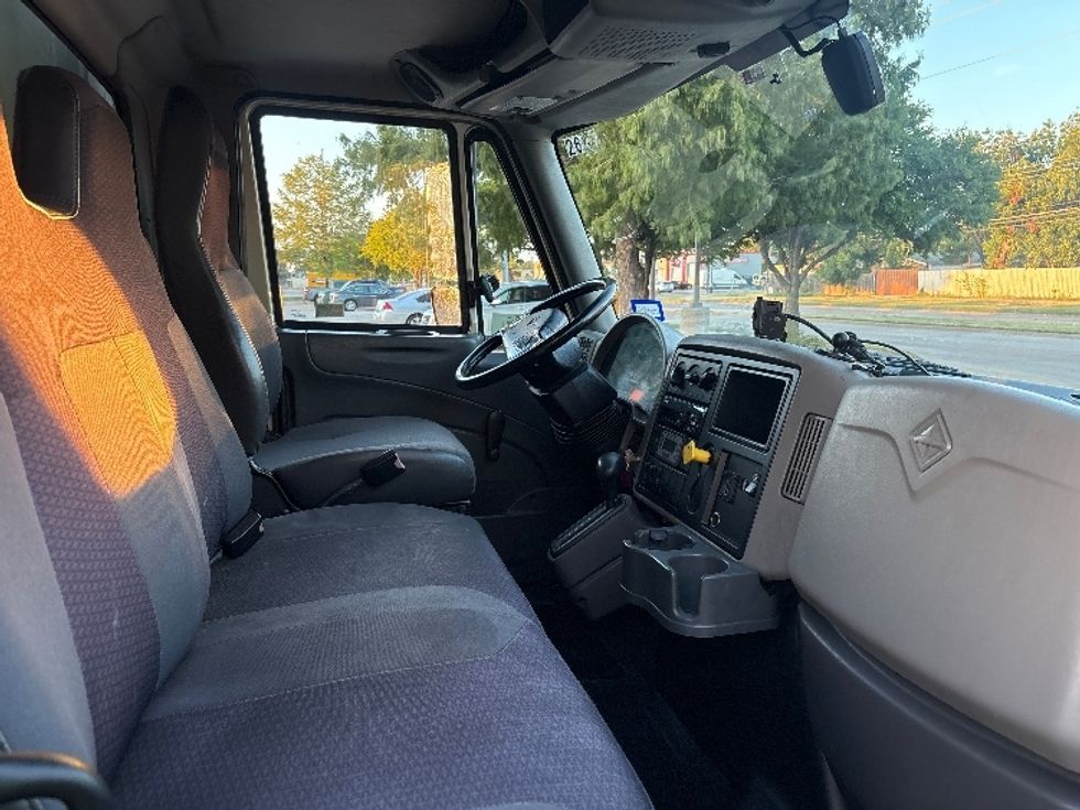 Refrigerated Truck-Light and Medium Duty Trucks-International-2019-4300-Garland-TX-330,830\n\t\tmiles-$ 20,000 - Image 22