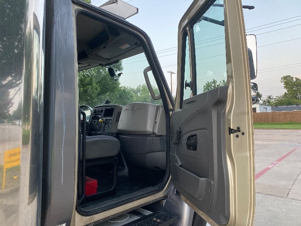 Refrigerated Truck-Light and Medium Duty Trucks-International-2019-4300-Garland-TX-332,952\n\t\tmiles-$ 20,000 - Image 19