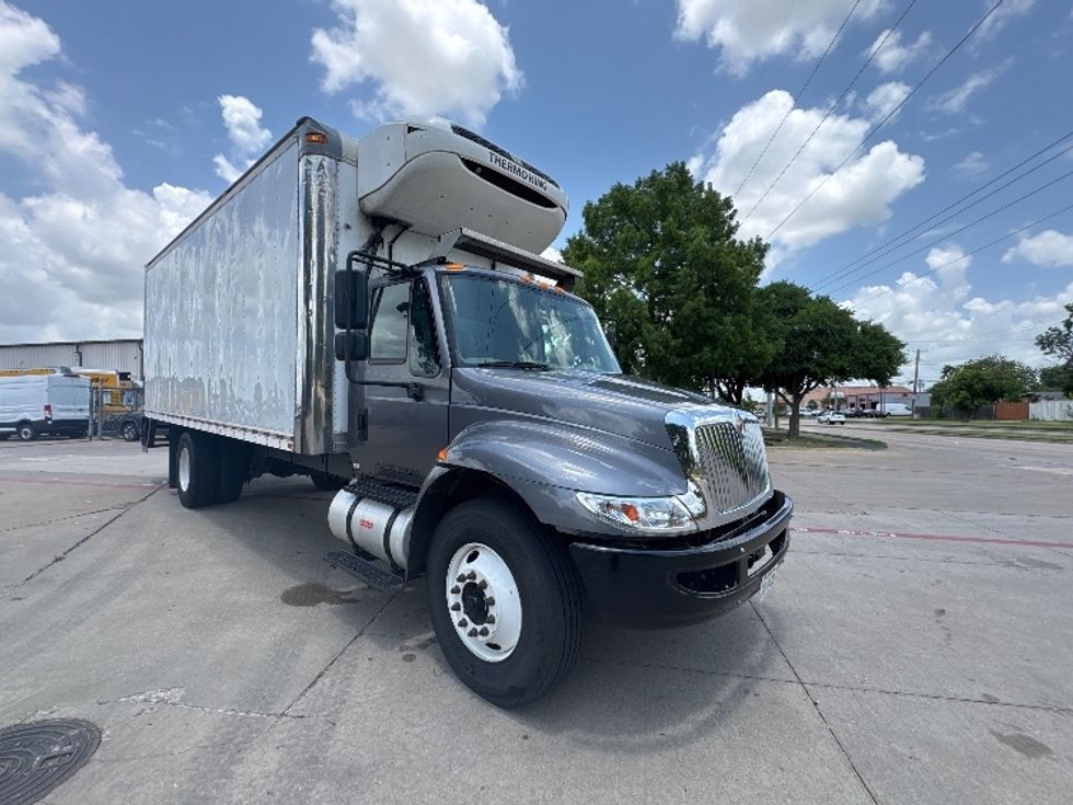 Refrigerated Truck-Light and Medium Duty Trucks-International-2019-4300-Garland-TX-337,119\n\t\tmiles-$ 20,250 - Image 1