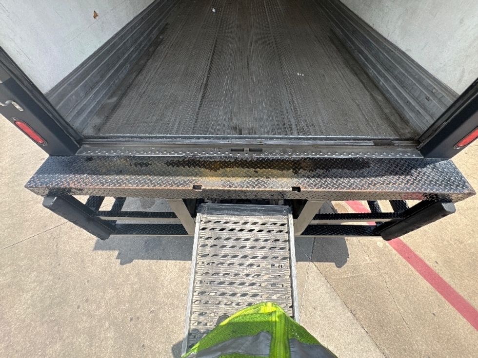 Refrigerated Truck-Light and Medium Duty Trucks-International-2019-4300-Garland-TX-337,119\n\t\tmiles-$ 20,250 - Image 10