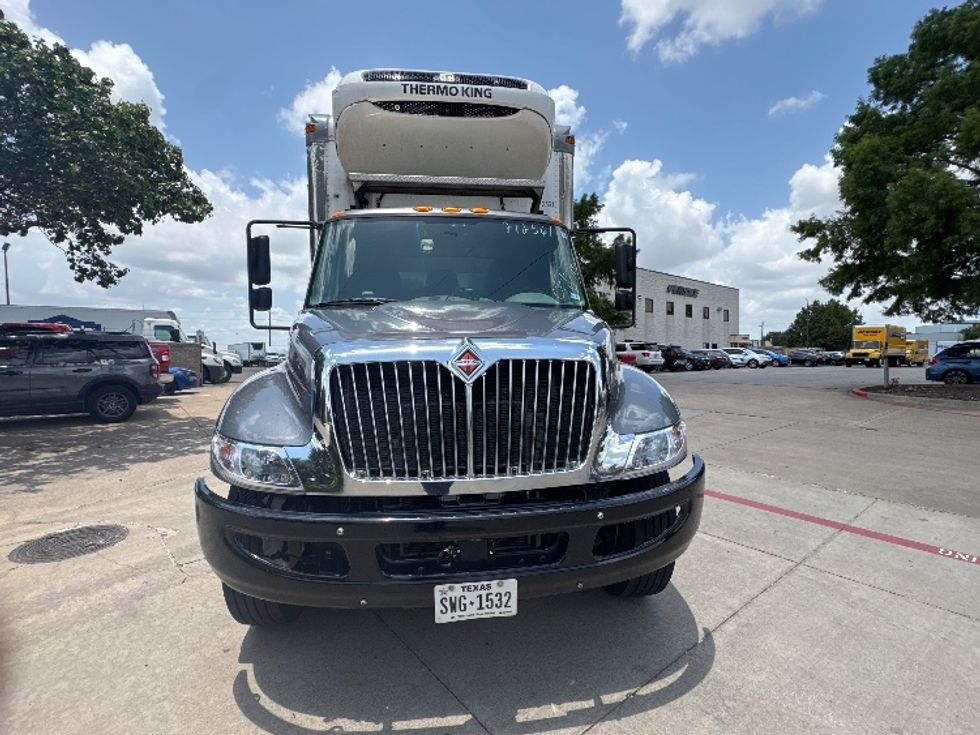 Refrigerated Truck-Light and Medium Duty Trucks-International-2019-4300-Garland-TX-337,119\n\t\tmiles-$ 20,250 - Image 2