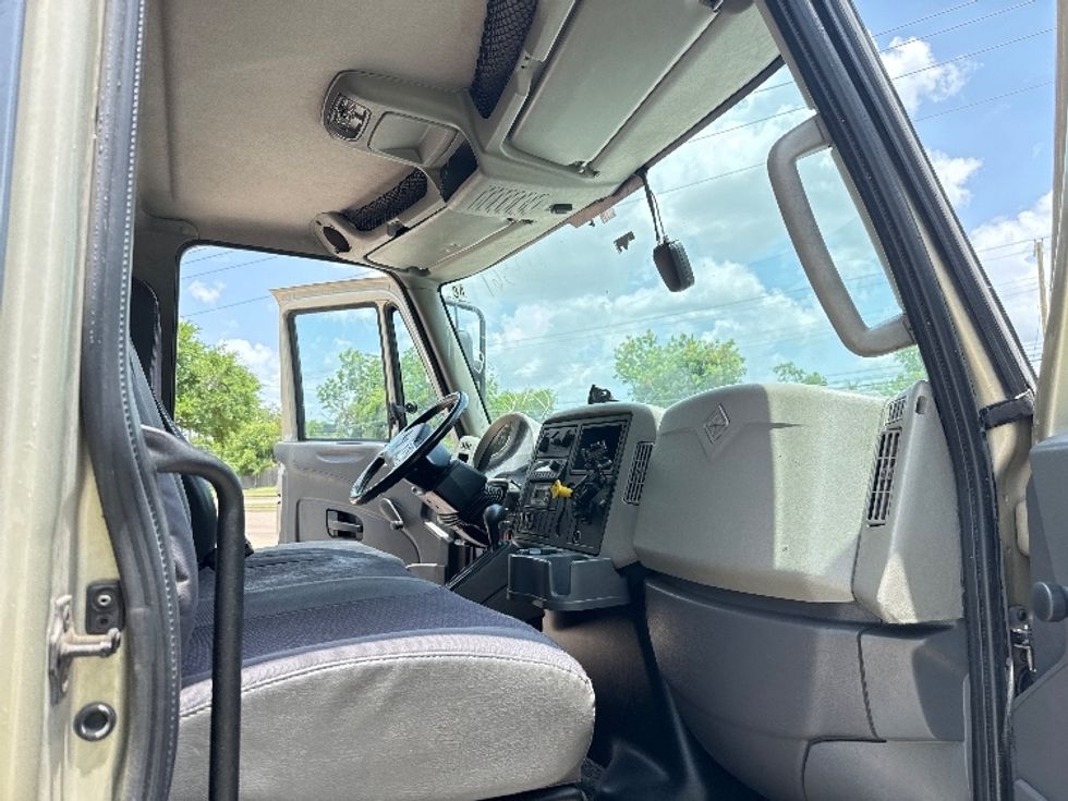 Refrigerated Truck-Light and Medium Duty Trucks-International-2019-4300-Garland-TX-337,119\n\t\tmiles-$ 20,250 - Image 20