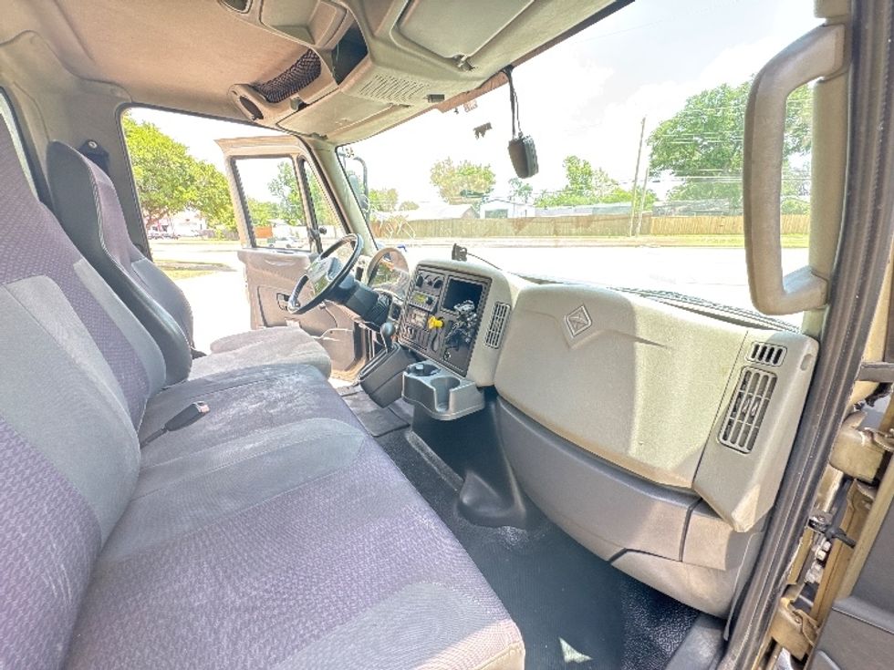 Refrigerated Truck-Light and Medium Duty Trucks-International-2019-4300-Garland-TX-337,119\n\t\tmiles-$ 20,250 - Image 22