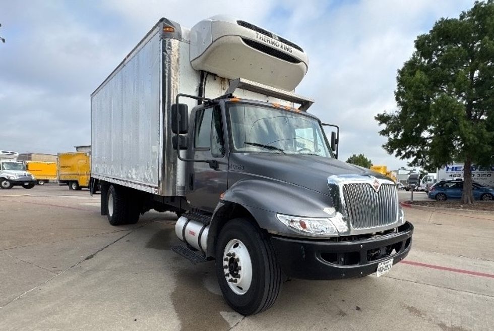 Refrigerated Truck-Light and Medium Duty Trucks-International-2019-4300-Garland-TX-343,876\n\t\tmiles-$ 20,250 - Image 1