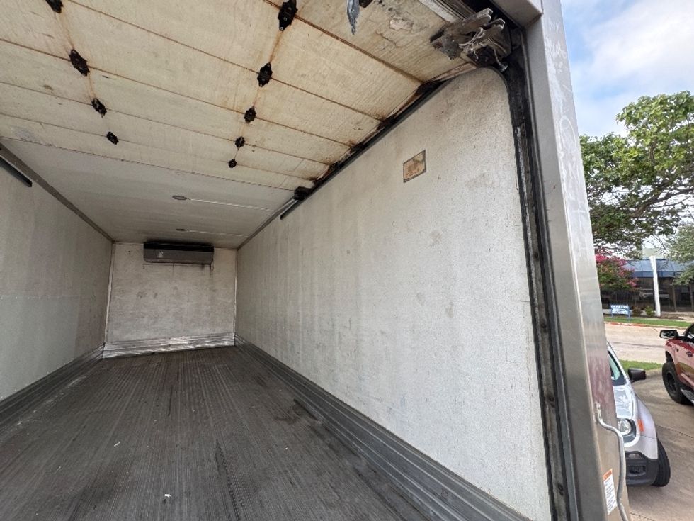 Refrigerated Truck-Light and Medium Duty Trucks-International-2019-4300-Garland-TX-343,876\n\t\tmiles-$ 20,250 - Image 12