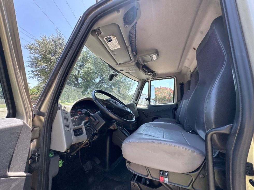 Refrigerated Truck-Light and Medium Duty Trucks-International-2019-4300-Garland-TX-351,885\n\t\tmiles-$ 20,250 - Image 16