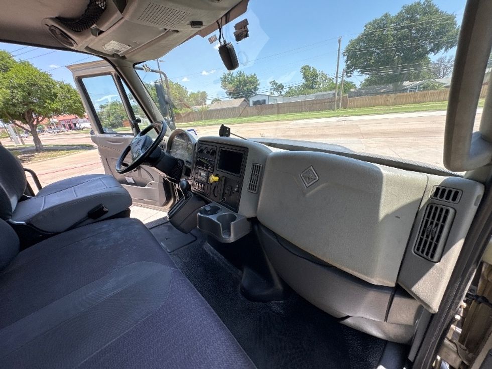 Refrigerated Truck-Light and Medium Duty Trucks-International-2019-4300-Garland-TX-351,885\n\t\tmiles-$ 20,250 - Image 21