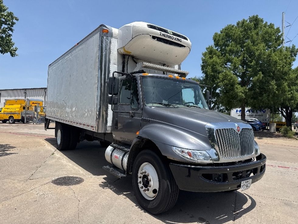 Refrigerated Truck-Light and Medium Duty Trucks-International-2019-4300-Garland-TX-353,186\n\t\tmiles-$ 20,250 - Image 1