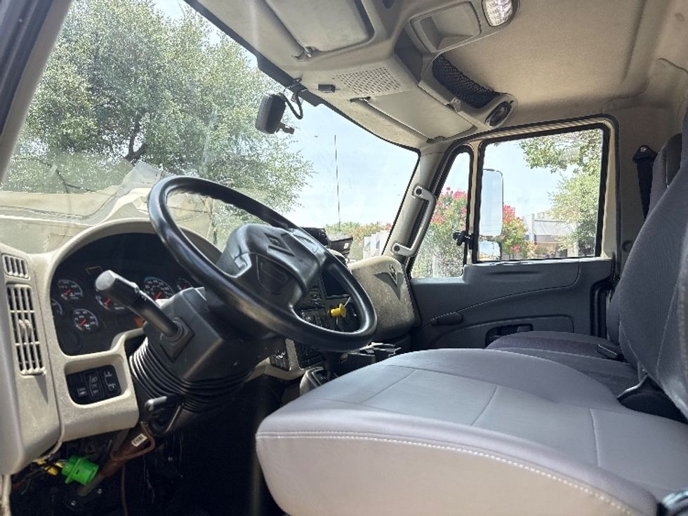 Refrigerated Truck-Light and Medium Duty Trucks-International-2019-4300-Garland-TX-353,186\n\t\tmiles-$ 20,250 - Image 16