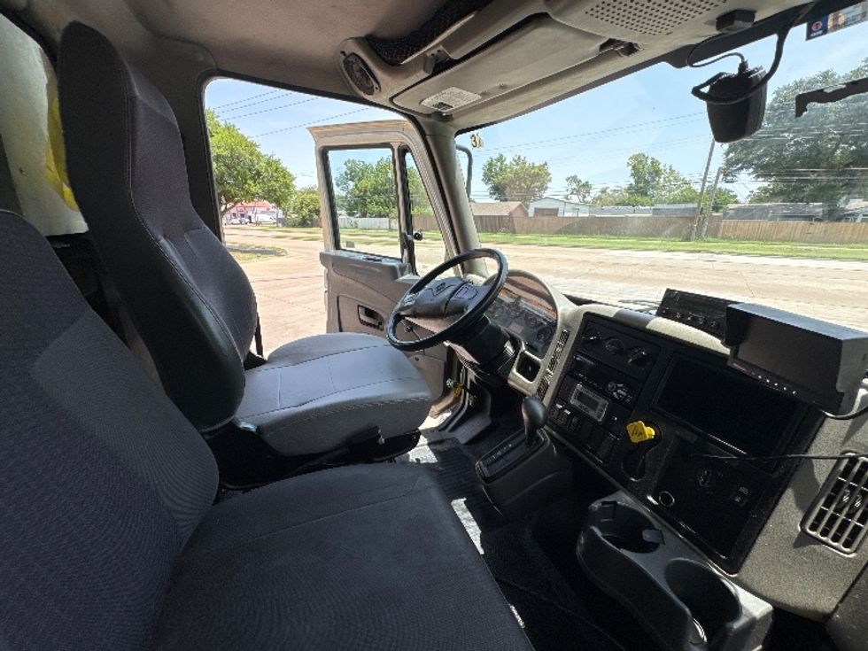 Refrigerated Truck-Light and Medium Duty Trucks-International-2019-4300-Garland-TX-353,186\n\t\tmiles-$ 20,250 - Image 22