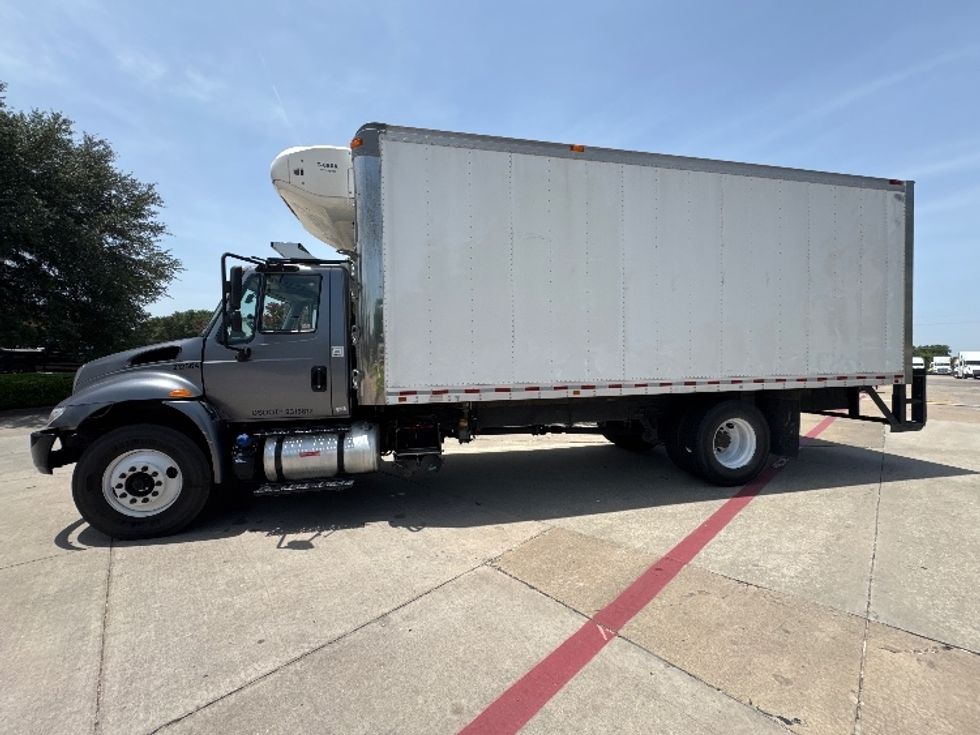 Refrigerated Truck-Light and Medium Duty Trucks-International-2019-4300-Garland-TX-353,186\n\t\tmiles-$ 20,250 - Image 4