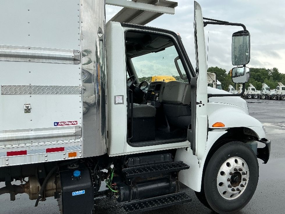 Refrigerated Truck-Light and Medium Duty Trucks-International-2019-4300-Jessup-PA-199,508\n\t\tmiles-$ 38,500 - Image 20
