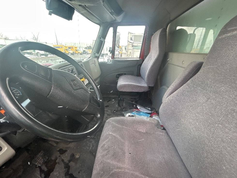 Refrigerated Truck-Light and Medium Duty Trucks-International-2019-4300-Lansing-MI-186,796\n\t\tmiles-$ 39,000 - Image 19
