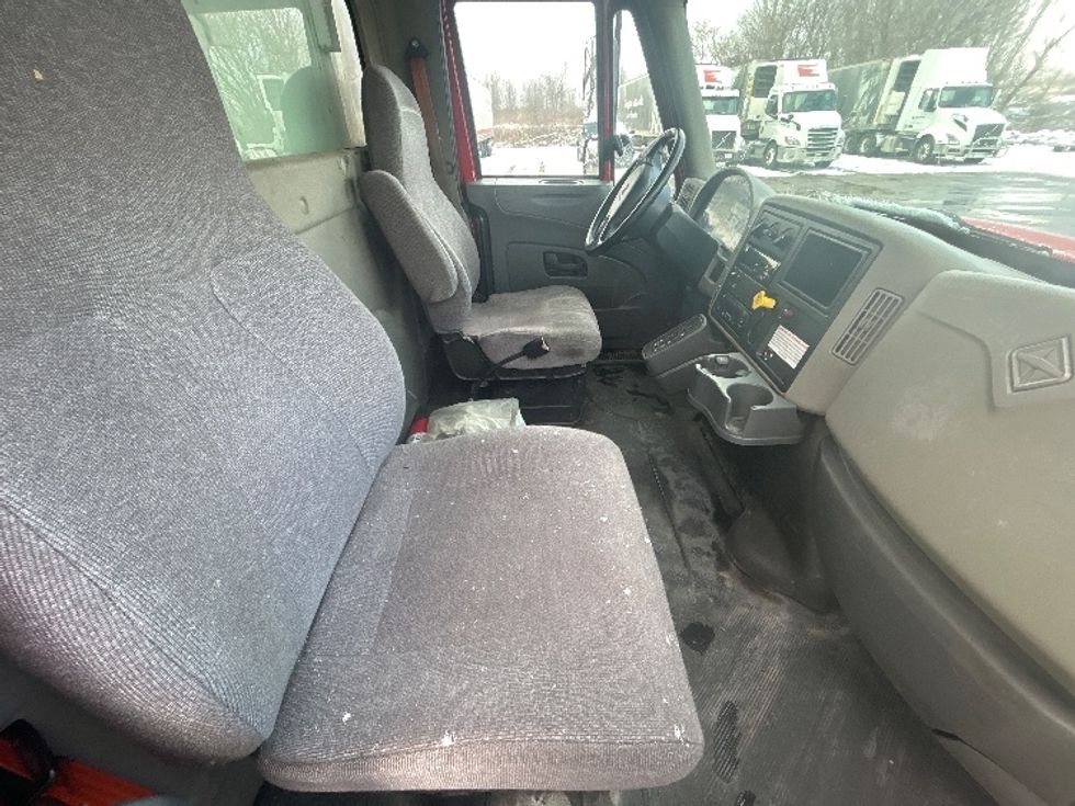 Refrigerated Truck-Light and Medium Duty Trucks-International-2019-4300-Lansing-MI-186,796\n\t\tmiles-$ 39,000 - Image 22