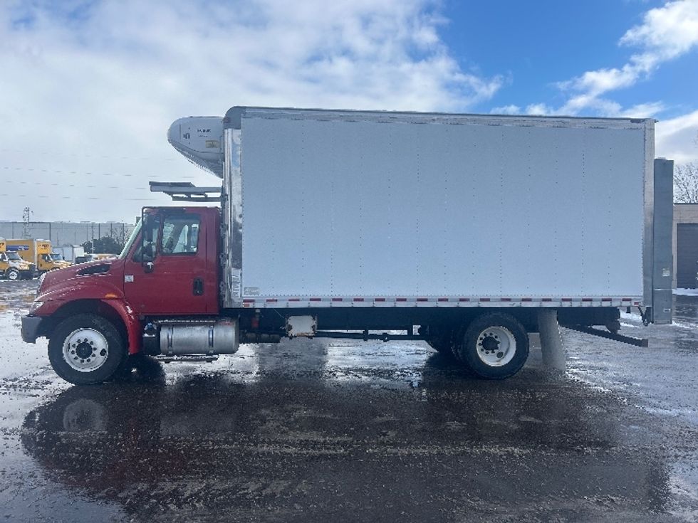 Refrigerated Truck-Light and Medium Duty Trucks-International-2019-4300-Lansing-MI-186,796\n\t\tmiles-$ 39,000 - Image 4