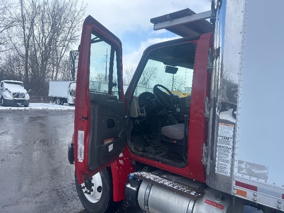 Refrigerated Truck-Light and Medium Duty Trucks-International-2019-4300-Lansing-MI-186,887\n\t\tmiles-$ 33,250 - Image 15
