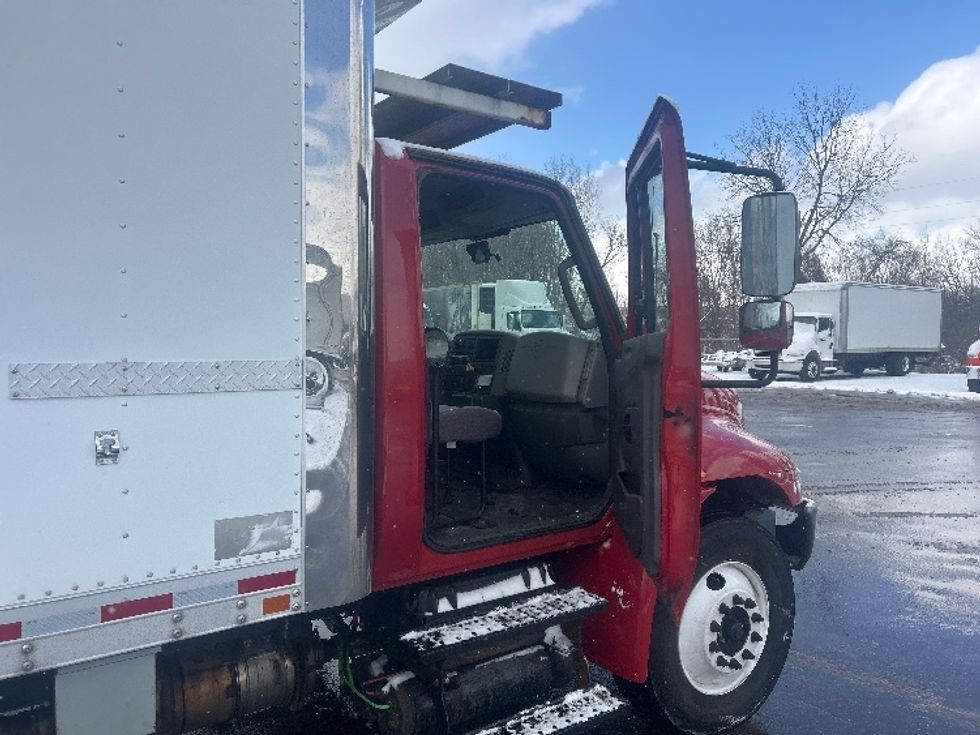 Refrigerated Truck-Light and Medium Duty Trucks-International-2019-4300-Lansing-MI-186,887\n\t\tmiles-$ 33,250 - Image 19