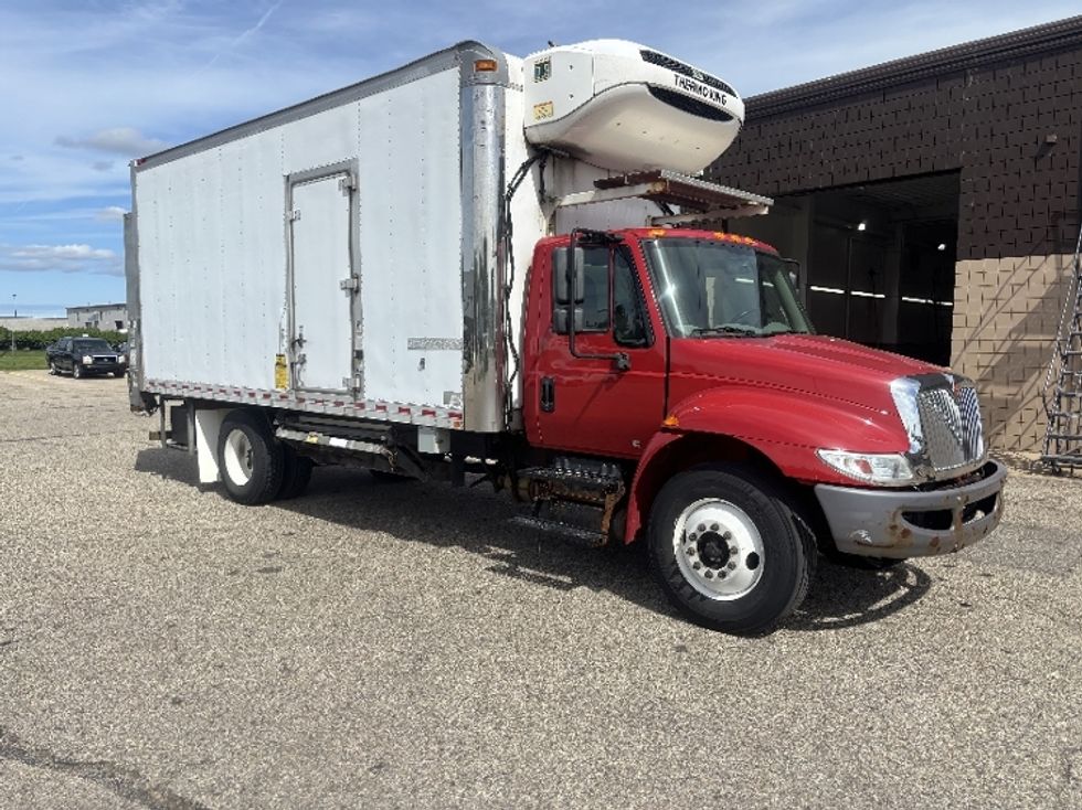 Refrigerated Truck-Light and Medium Duty Trucks-International-2019-4300-Lansing-MI-186,887\n\t\tmiles-$ 33,250 - Image 3