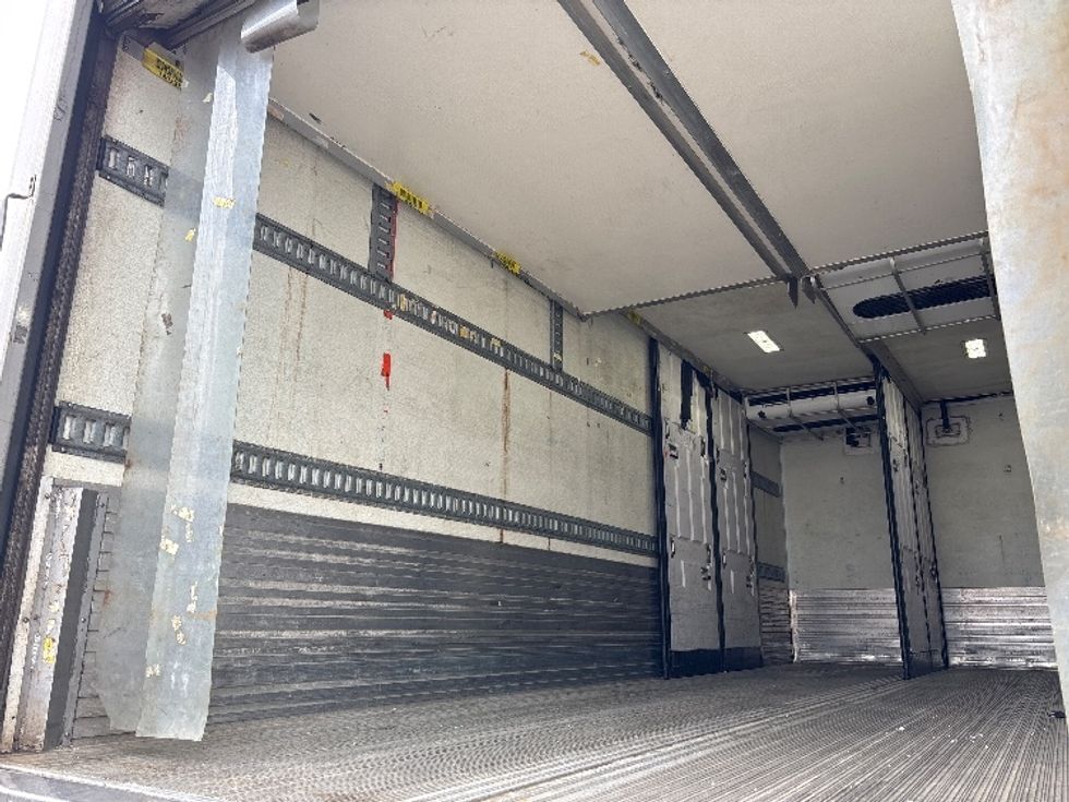 Refrigerated Truck-Light and Medium Duty Trucks-International-2019-4300-Mississauga-ON-148,800\n\t\tkm-$ 56,000 - Image 10