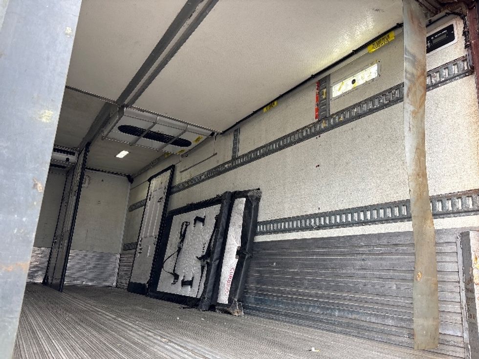 Refrigerated Truck-Light and Medium Duty Trucks-International-2019-4300-Mississauga-ON-148,800\n\t\tkm-$ 56,000 - Image 11