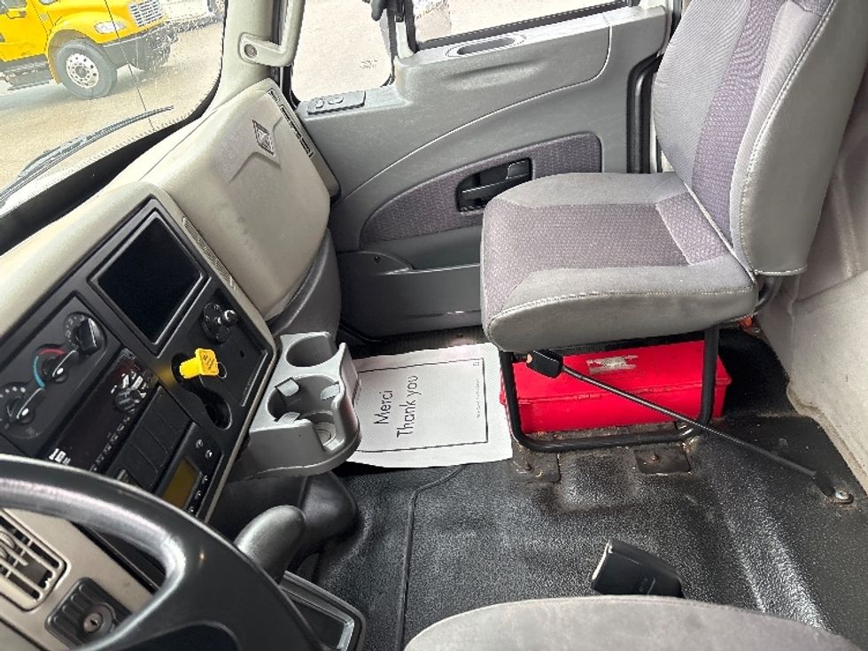 Refrigerated Truck-Light and Medium Duty Trucks-International-2019-4300-Mississauga-ON-148,800\n\t\tkm-$ 56,000 - Image 18