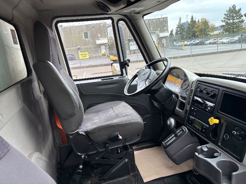Refrigerated Truck-Light and Medium Duty Trucks-International-2019-4300-Mississauga-ON-148,800\n\t\tkm-$ 56,000 - Image 21