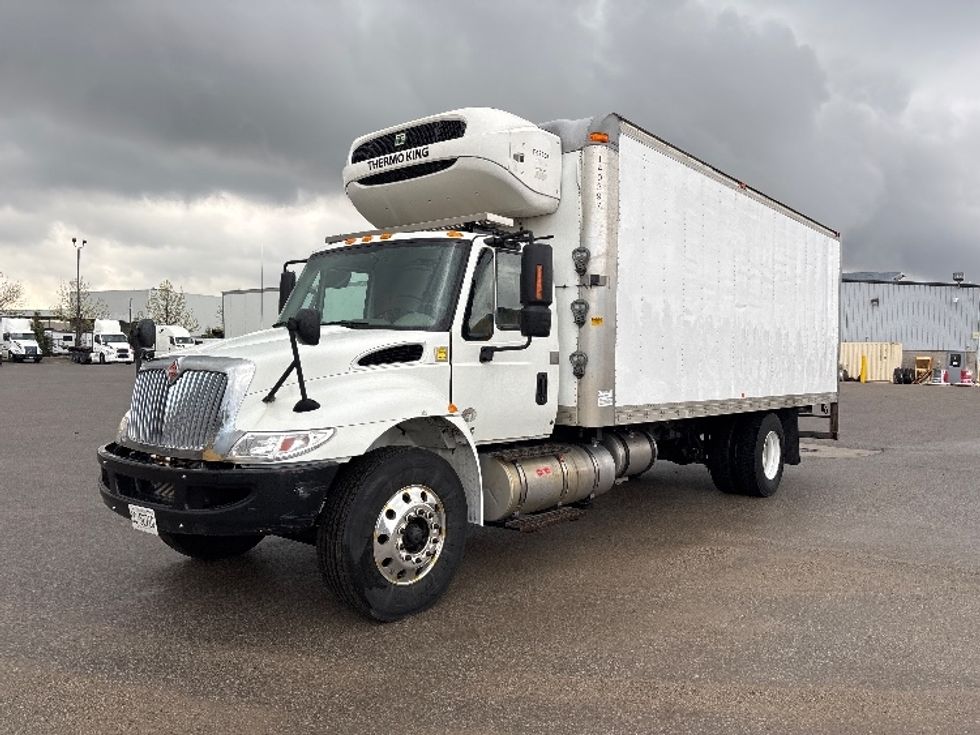 Refrigerated Truck-Light and Medium Duty Trucks-International-2019-4300-Mississauga-ON-148,800\n\t\tkm-$ 56,000 - Image 3