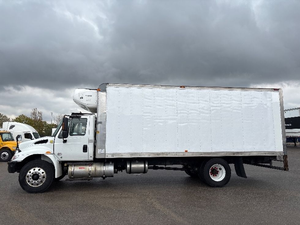 Refrigerated Truck-Light and Medium Duty Trucks-International-2019-4300-Mississauga-ON-148,800\n\t\tkm-$ 56,000 - Image 4