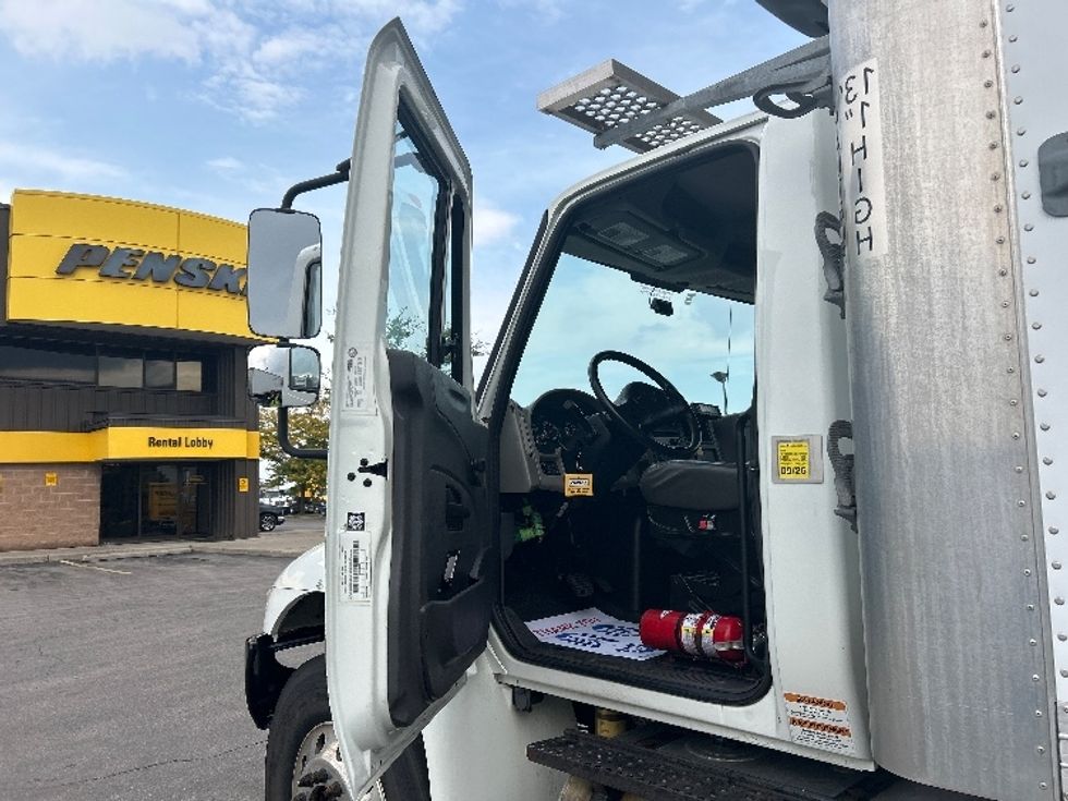 Refrigerated Truck-Light and Medium Duty Trucks-International-2019-4300-Mississauga-ON-239,315\n\t\tkm-$ 67,250 - Image 16
