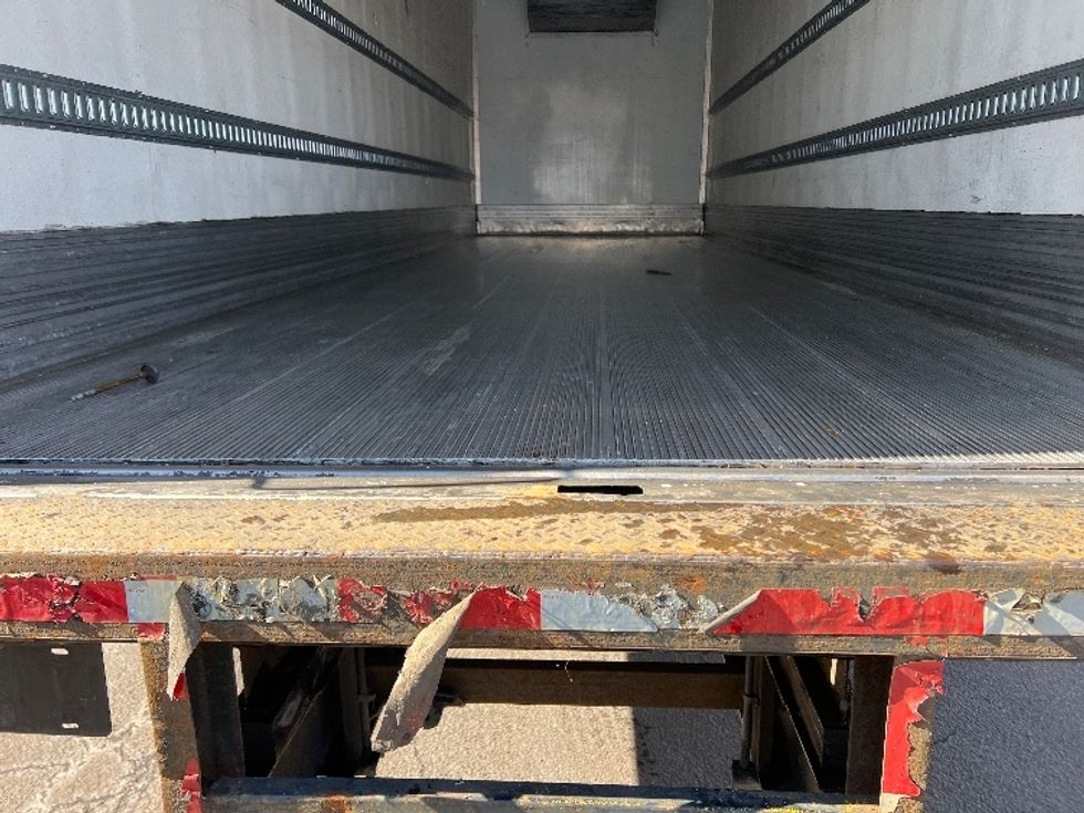 Refrigerated Truck-Light and Medium Duty Trucks-International-2019-4300-Monmouth Junction-NJ-175,418\n\t\tmiles-$ 48,500 - Image 9