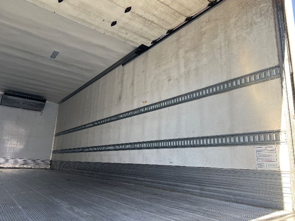 Refrigerated Truck-Light and Medium Duty Trucks-International-2019-4300-Monmouth Junction-NJ-175,418\n\t\tmiles-$ 48,500 - Image 11
