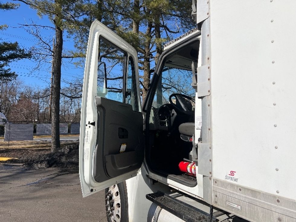 Refrigerated Truck-Light and Medium Duty Trucks-International-2019-4300-Monmouth Junction-NJ-175,418\n\t\tmiles-$ 48,500 - Image 15