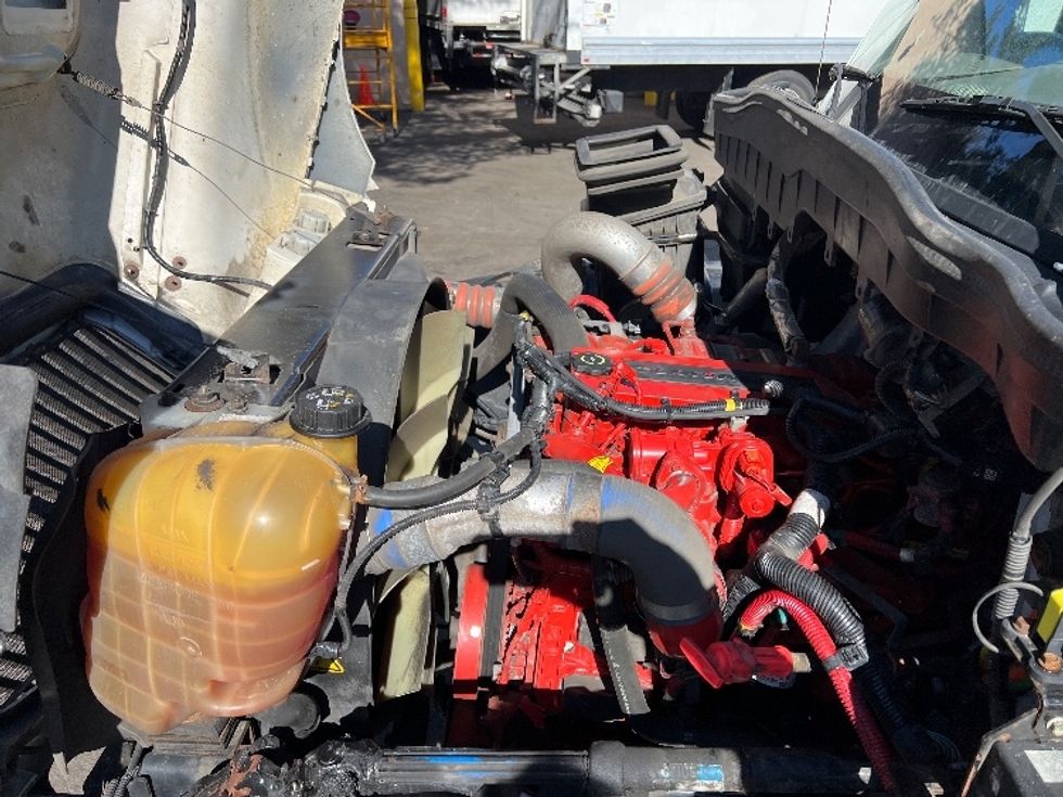 Refrigerated Truck-Light and Medium Duty Trucks-International-2019-4300-Monmouth Junction-NJ-175,418\n\t\tmiles-$ 48,500 - Image 23