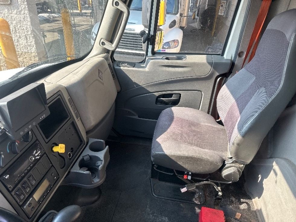 Refrigerated Truck-Light and Medium Duty Trucks-International-2019-4300-North Bergen-NJ-156,207\n\t\tmiles-$ 44,500 - Image 19