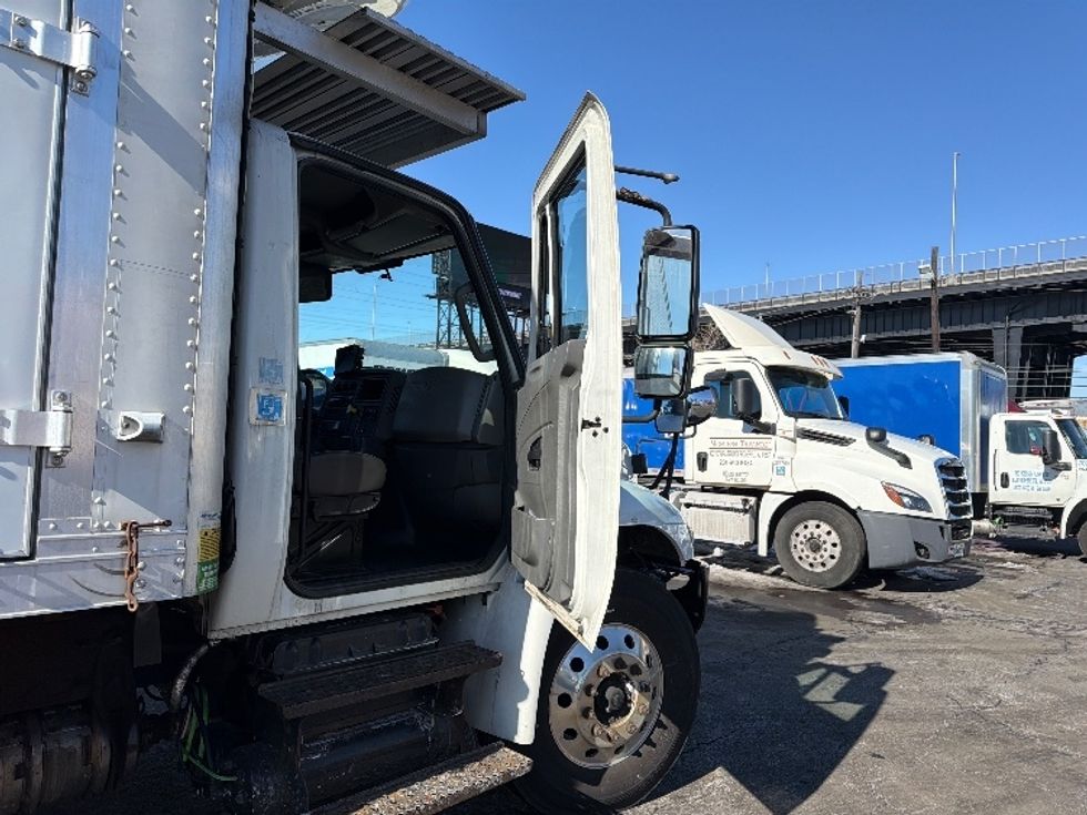 Refrigerated Truck-Light and Medium Duty Trucks-International-2019-4300-North Bergen-NJ-201,327\n\t\tmiles-$ 38,000 - Image 20