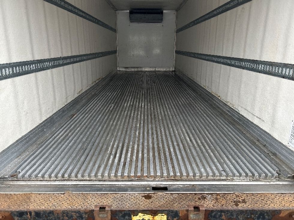 Refrigerated Truck-Light and Medium Duty Trucks-International-2019-4300-Oakwood Village-OH-117,171\n\t\tmiles-$ 56,250 - Image 10