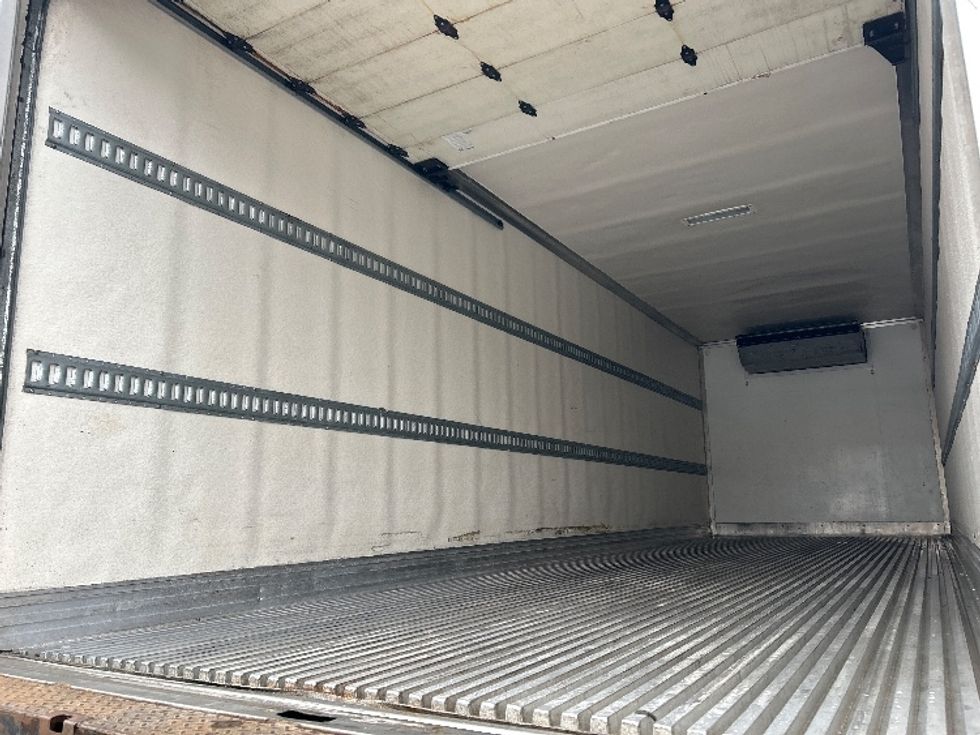 Refrigerated Truck-Light and Medium Duty Trucks-International-2019-4300-Oakwood Village-OH-117,171\n\t\tmiles-$ 56,250 - Image 11