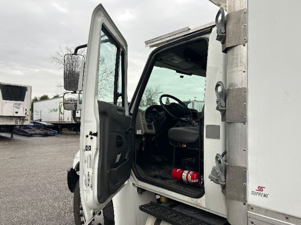 Refrigerated Truck-Light and Medium Duty Trucks-International-2019-4300-Oakwood Village-OH-117,171\n\t\tmiles-$ 56,250 - Image 16