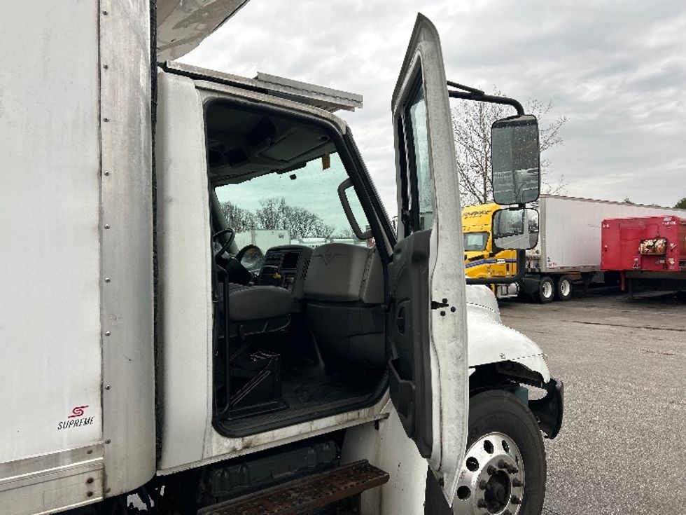 Refrigerated Truck-Light and Medium Duty Trucks-International-2019-4300-Oakwood Village-OH-117,171\n\t\tmiles-$ 56,250 - Image 20