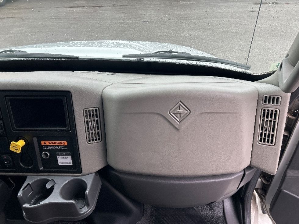 Refrigerated Truck-Light and Medium Duty Trucks-International-2019-4300-Oakwood Village-OH-117,171\n\t\tmiles-$ 56,250 - Image 21