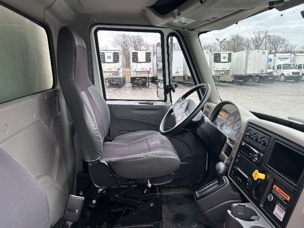 Refrigerated Truck-Light and Medium Duty Trucks-International-2019-4300-Oakwood Village-OH-117,171\n\t\tmiles-$ 56,250 - Image 22