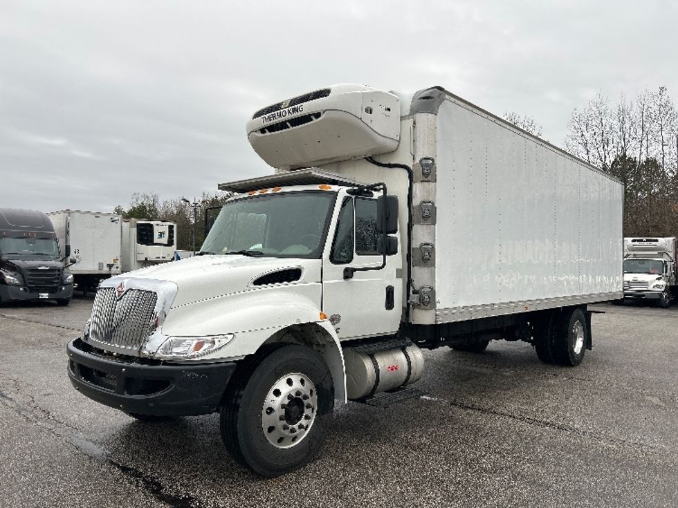 Refrigerated Truck-Light and Medium Duty Trucks-International-2019-4300-Oakwood Village-OH-117,171\n\t\tmiles-$ 56,250 - Image 3
