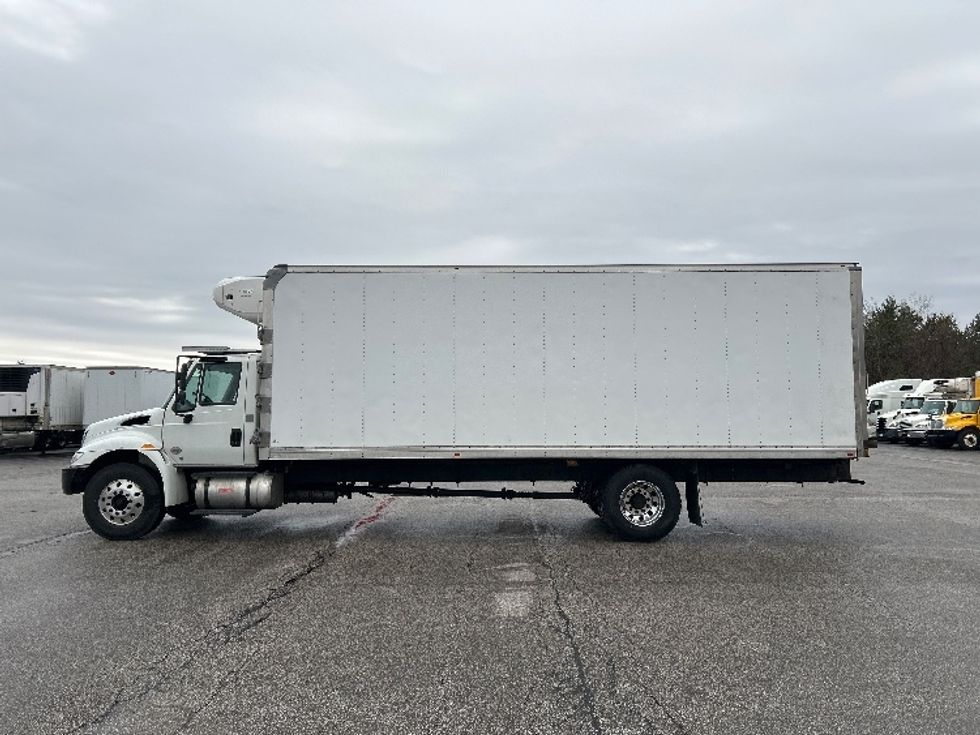 Refrigerated Truck-Light and Medium Duty Trucks-International-2019-4300-Oakwood Village-OH-117,171\n\t\tmiles-$ 56,250 - Image 4