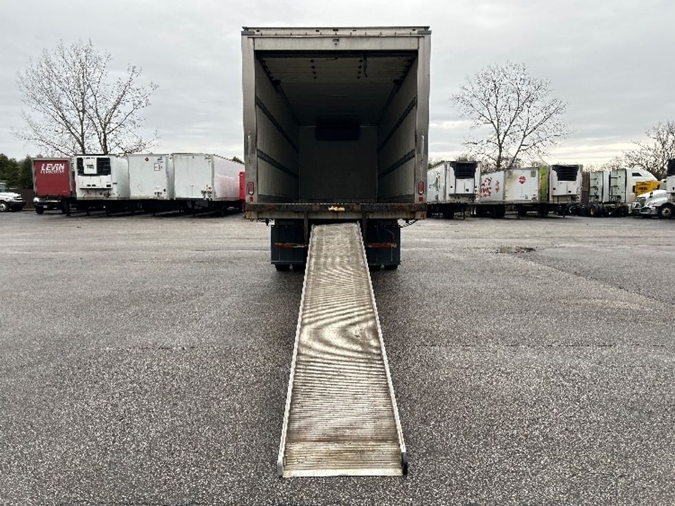 Refrigerated Truck-Light and Medium Duty Trucks-International-2019-4300-Oakwood Village-OH-117,171\n\t\tmiles-$ 56,250 - Image 9