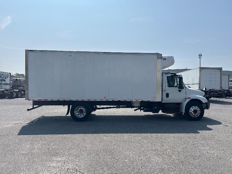Refrigerated Truck-Light and Medium Duty Trucks-International-2019-4300-Ottawa-ON-186,000\n\t\tkm-$ 52,500 - Image 15