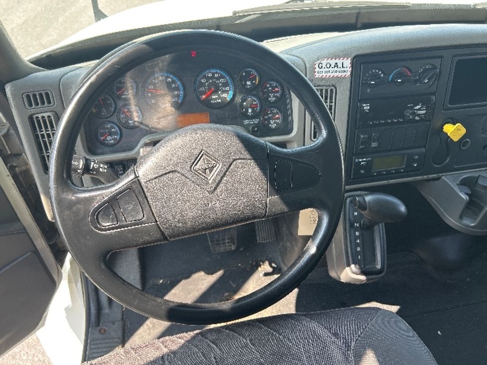Refrigerated Truck-Light and Medium Duty Trucks-International-2019-4300-Ottawa-ON-186,000\n\t\tkm-$ 52,500 - Image 18